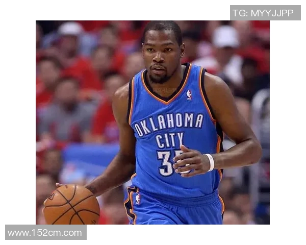 马库斯斯马特如何在NBA赛场上展现出领导力与防守才华