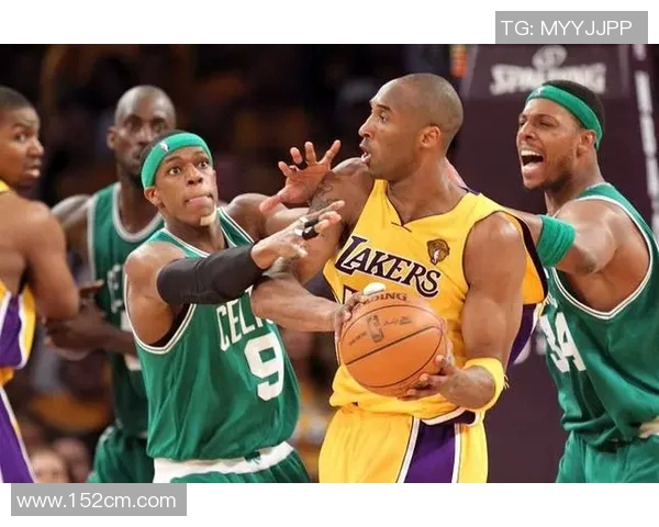 华盛顿足球队与奥兰多队激战正酣精彩对决引发球迷热议 华盛顿足球队与奥兰多队激战正酣精彩对决引发球迷热议